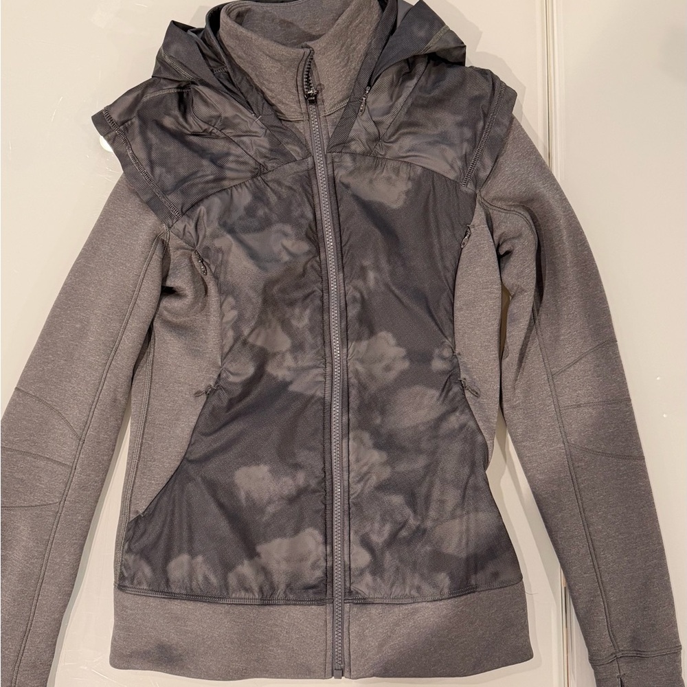 Lululemon Women's Gray Full-Zip Hooded Jacket. Size 6
